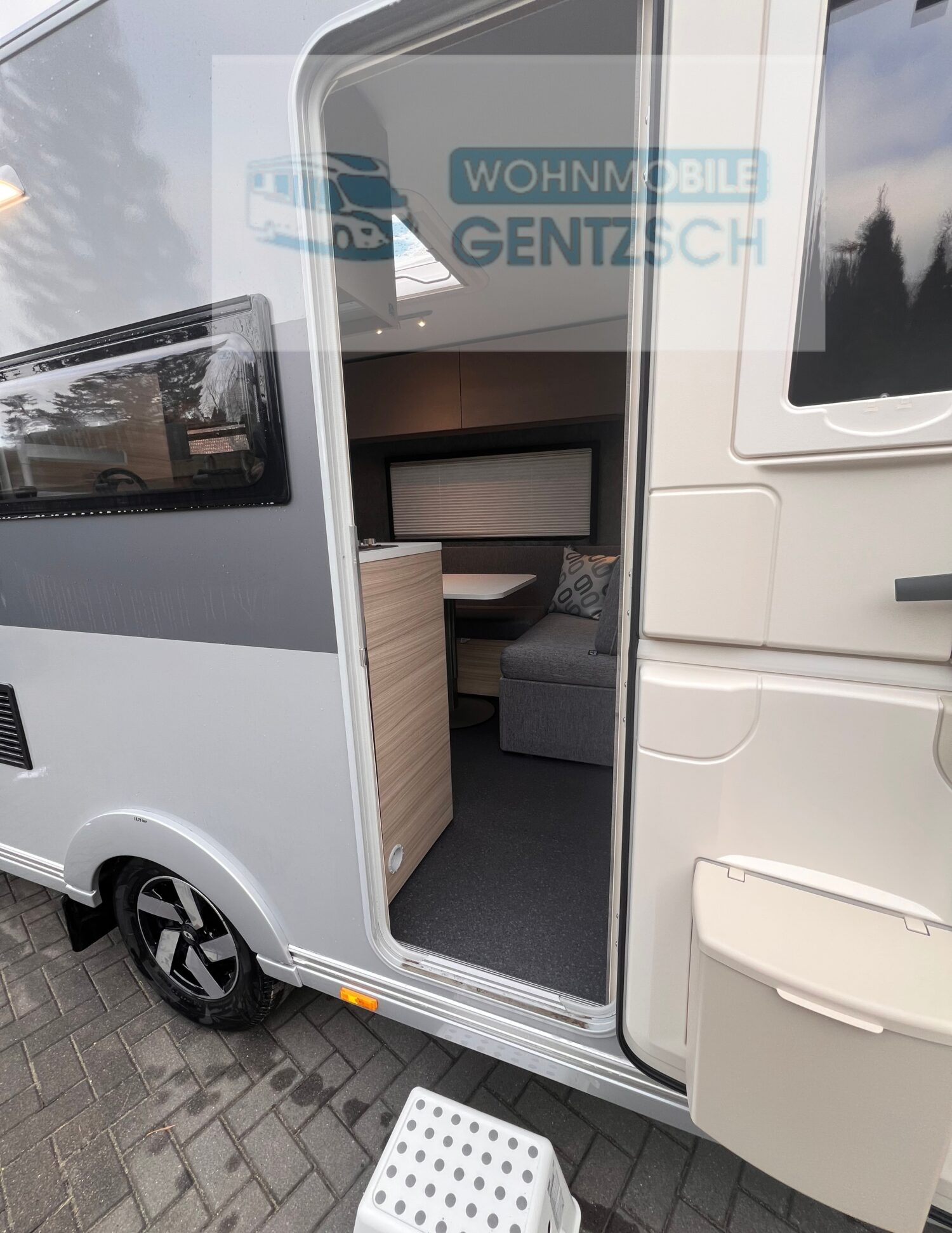 Eingang Adria Altea, Wohnwagen mieten in der Nähe Magdeburg gentzsch Wohnmobile