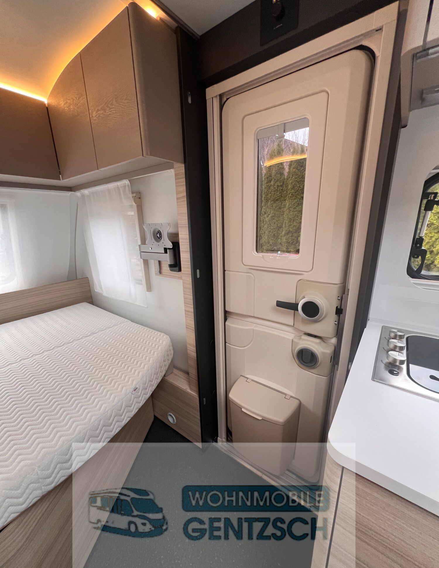 Eingangstür Altea, Wohnwagen zur Miete Magdeburg Gentzsch