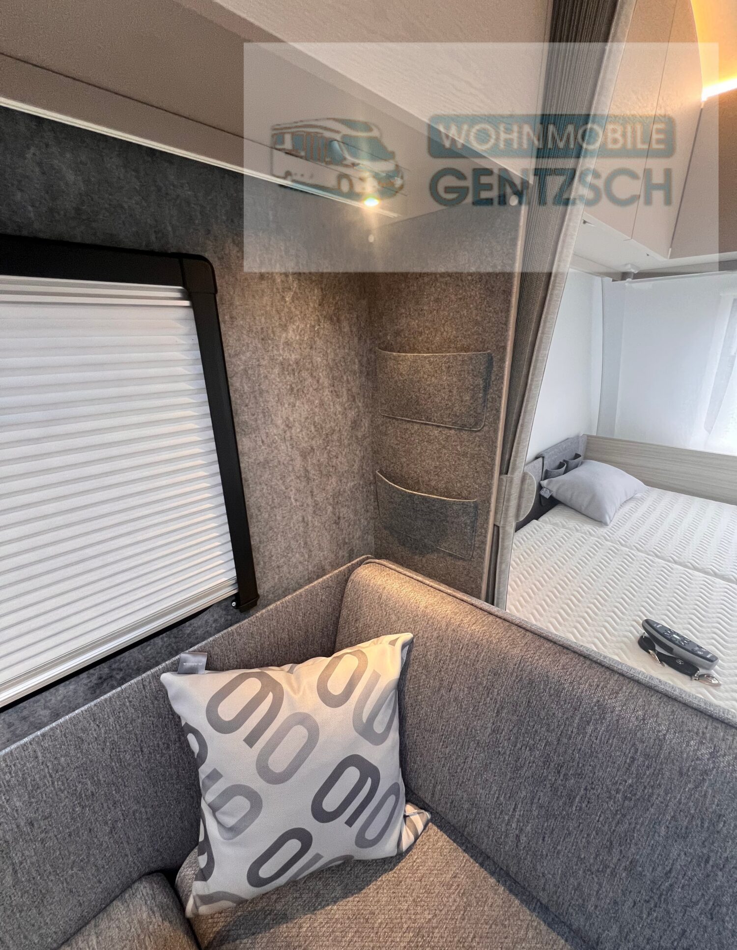 gemüzliche Sitzgruppe mit viel stauraum, Wohnwagen für 5 Personen, Wohnmobile Gentzsch Magdeburg