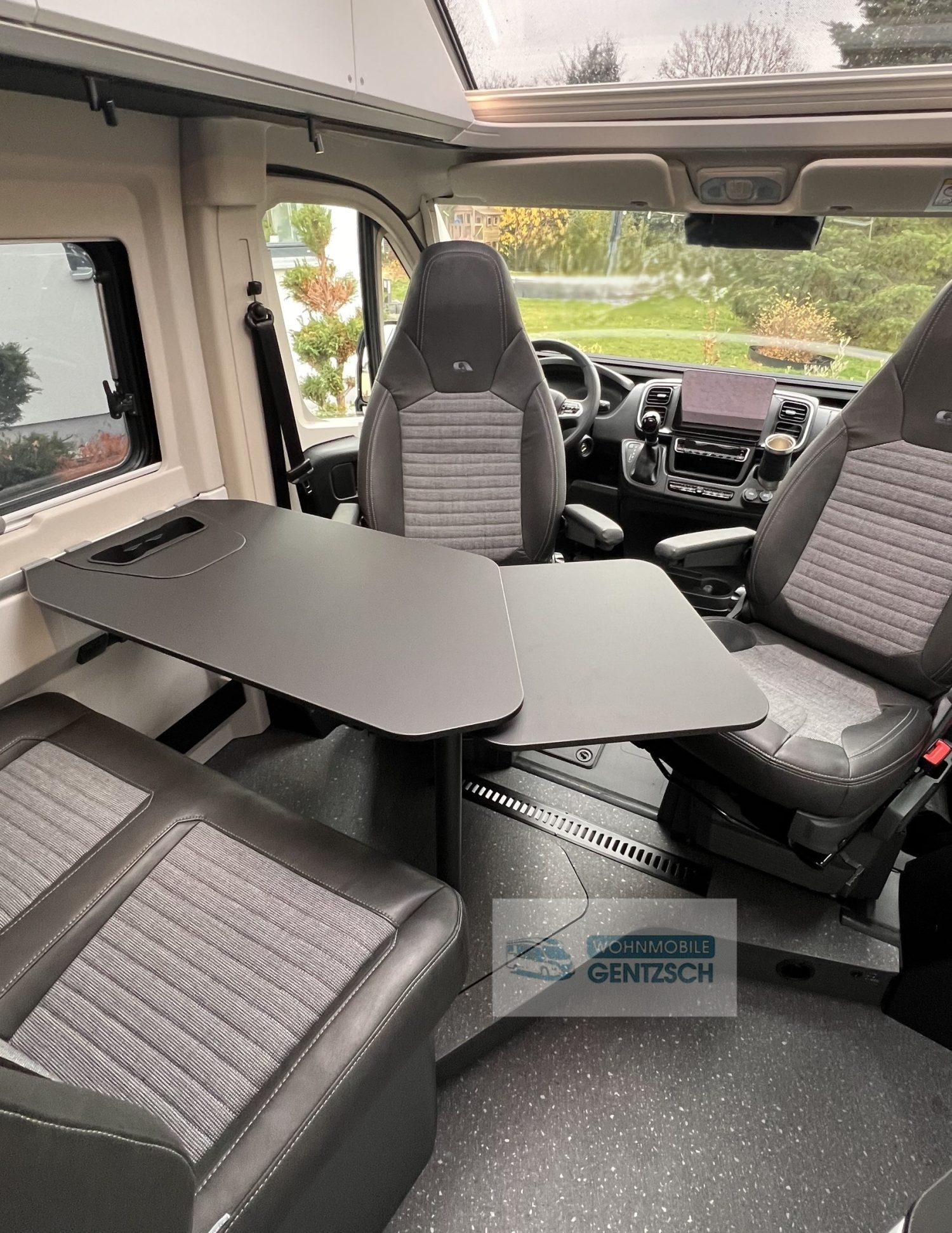 Adria Supreme, große Sitzecke, gemütlich, ausklappbarer Tisch, Gentzsch