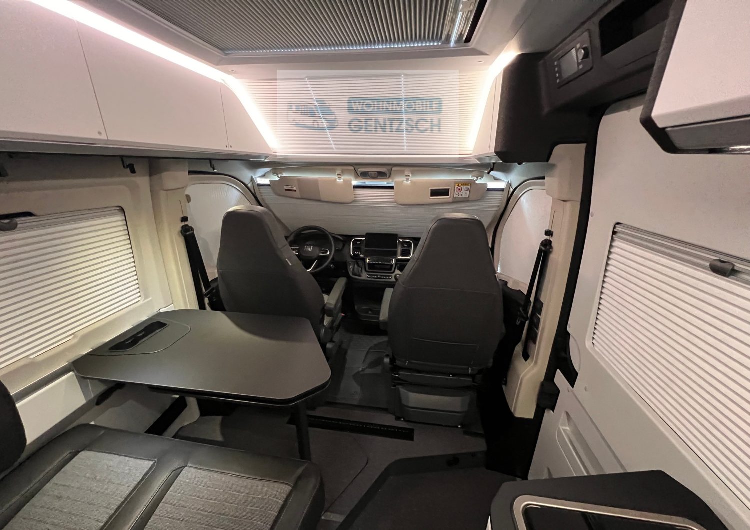 Adria Twin Supreme, Fenster verdunkelbar, Wohnmobile Gentzsch