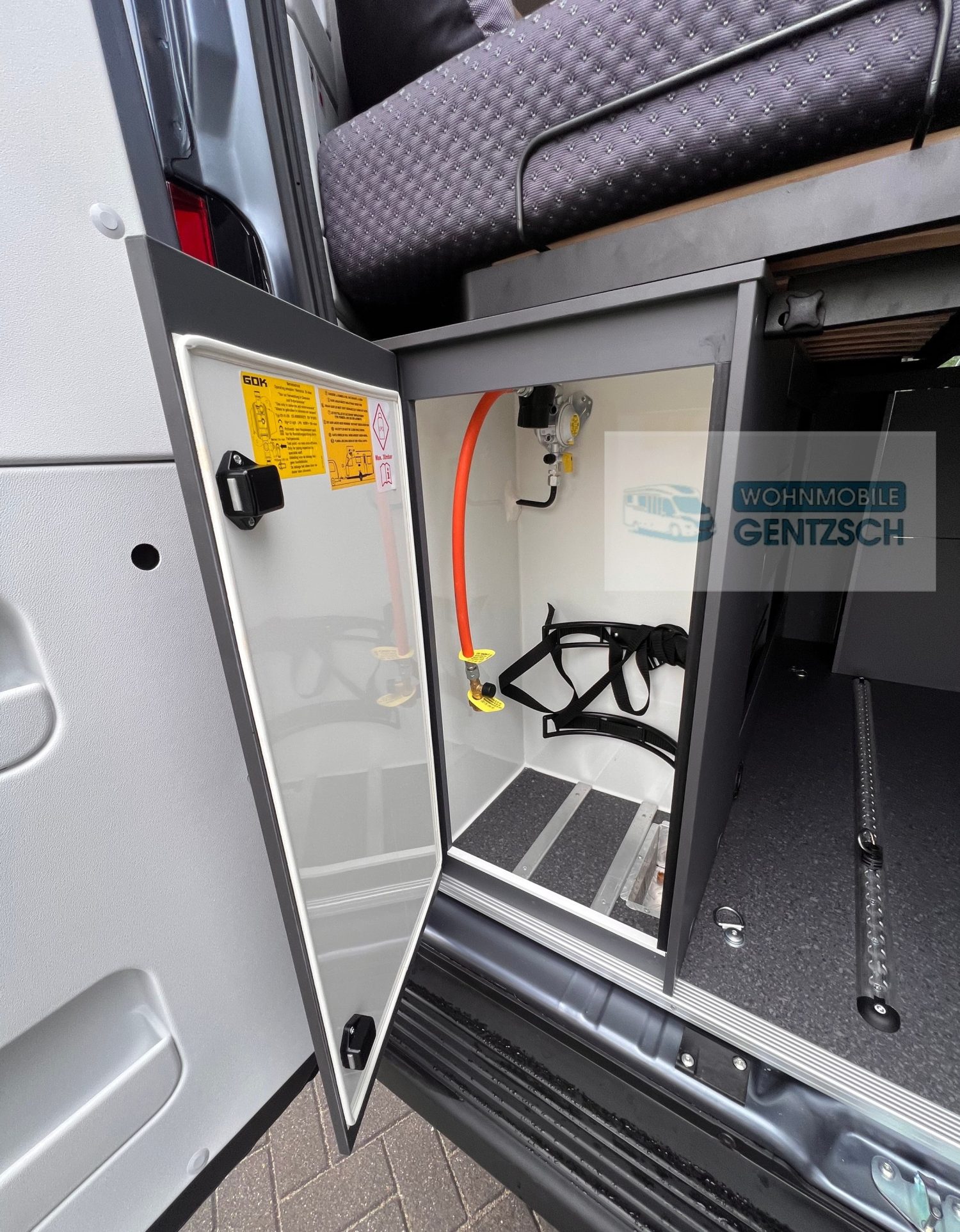 Adria Twin Supreme, Gasflaschenhalter, Kofferraum , Wohnmobile Gentzsch