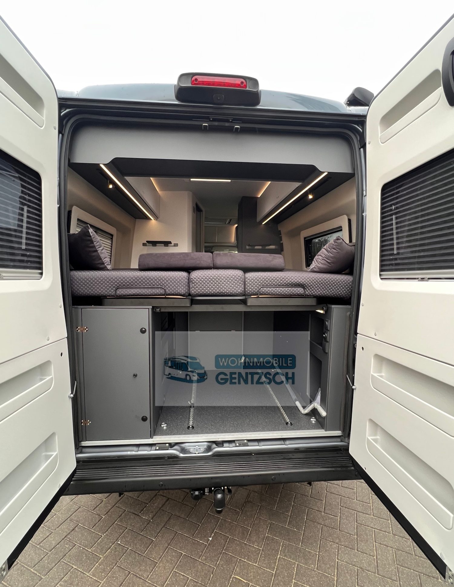 Adria Twin Supreme, Kofferraum mit viel Stauraum, Wohnmobile Gentzsch