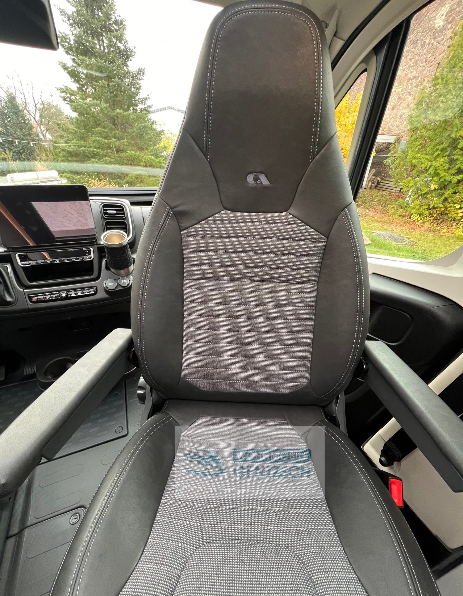 Adria Twin Supreme, neu, gemütliche teilleder Sitze mit Armlehne, Gentzsch Wohnmobil